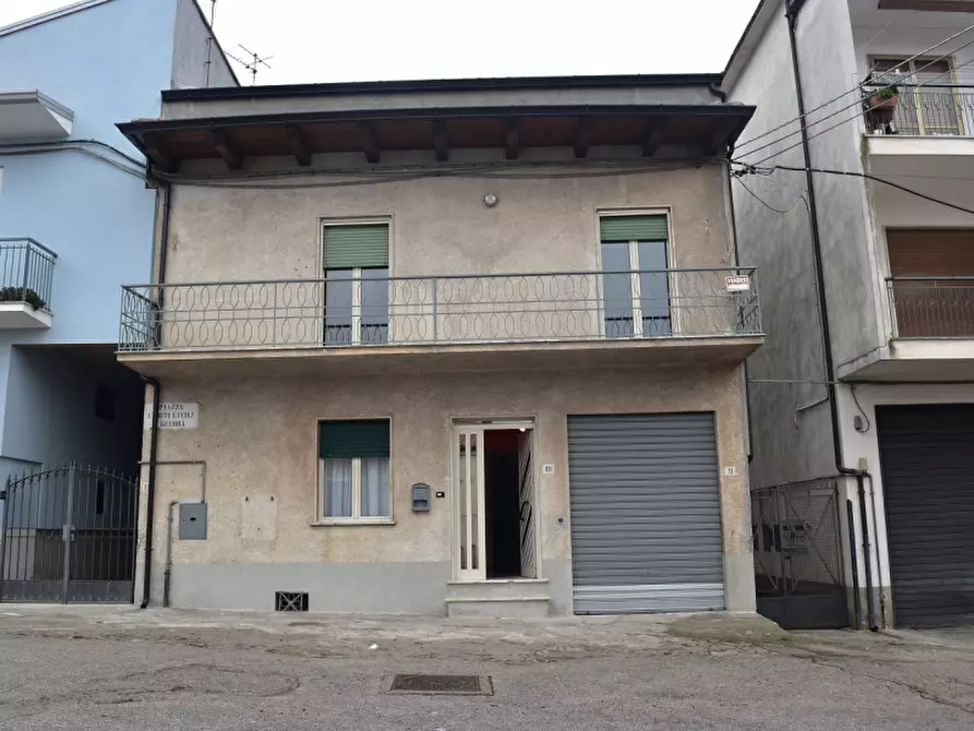 Immagine 1 di Villa in vendita  a Padula