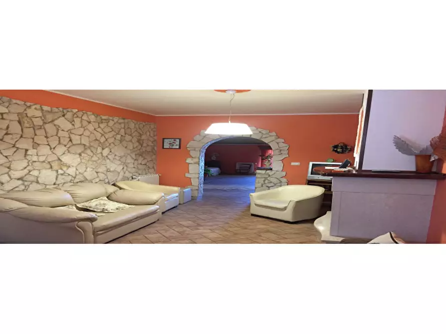 Immagine 2 di Appartamento in vendita  in Via Santa Barbara a Montesano Sulla Marcellana