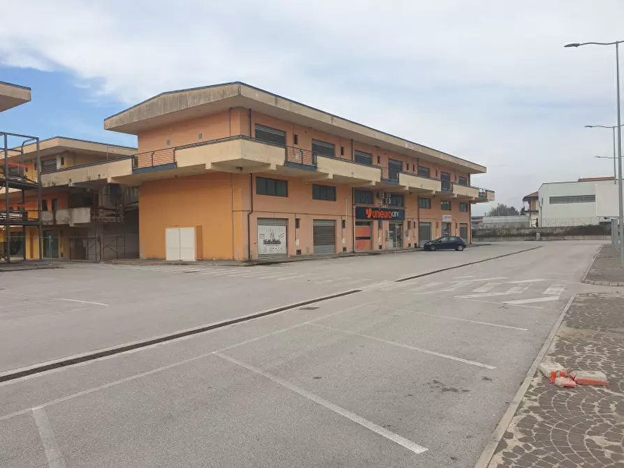 Immagine 10 di Negozio in vendita  in Contrada Pantoni a Atena Lucana