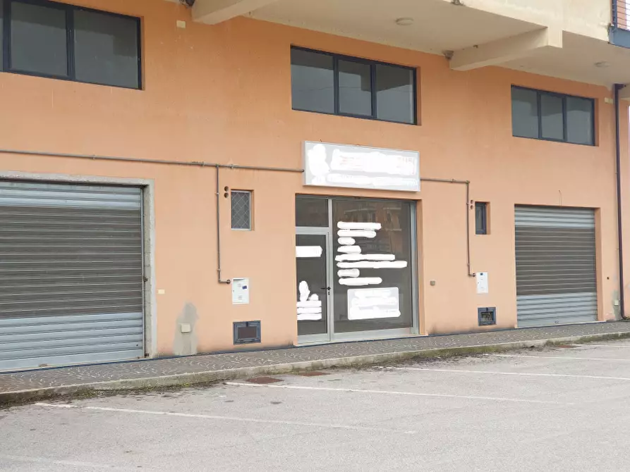 Immagine 3 di Negozio in vendita  in Contrada Pantoni a Atena Lucana