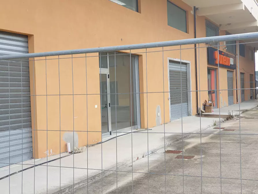 Immagine 12 di Negozio in vendita  in Contrada Pantoni a Atena Lucana