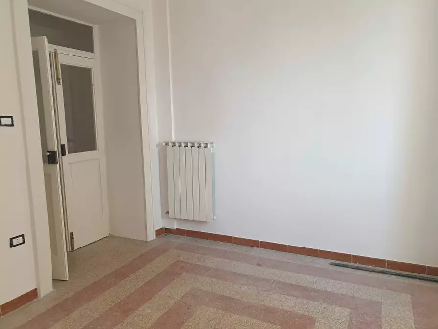Immagine 4 di Villa in affitto  in Via Roma a Sala Consilina