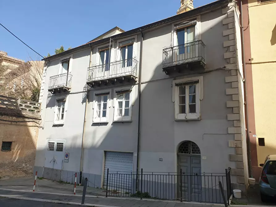 Immagine 1 di Villa in affitto  in Via Roma a Sala Consilina