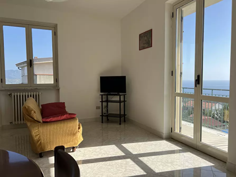 Immagine 1 di Villa in vendita  in Via Santa Lucia a Casal Velino