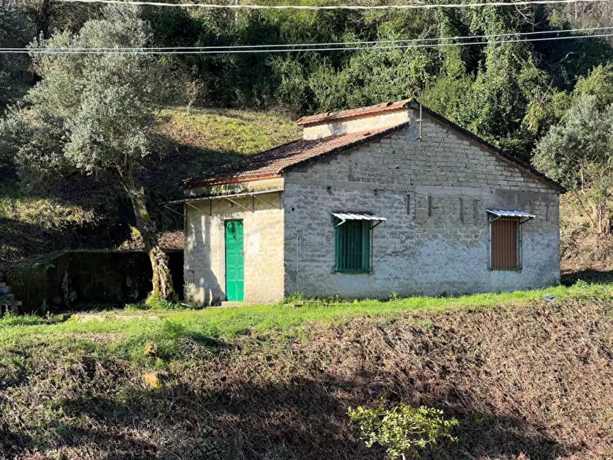 Immagine 1 di Rustico / casale in vendita  in Strada Statale Tirrena Inferiore a Lustra