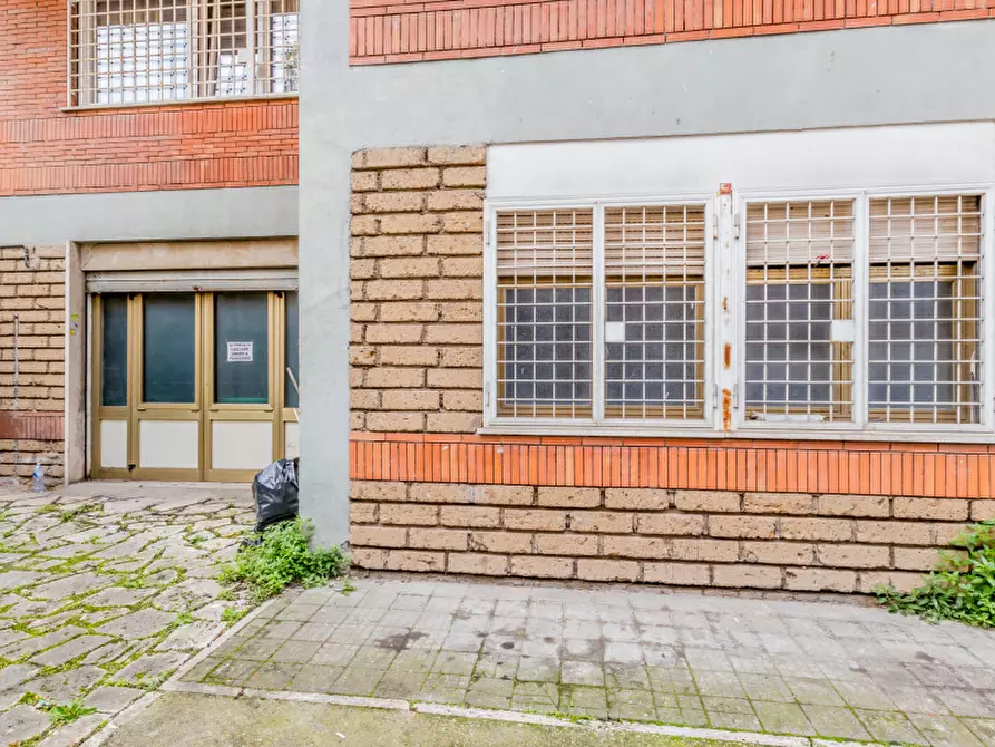 Immagine 27 di Laboratorio in vendita  in Via di Pietralata a Roma