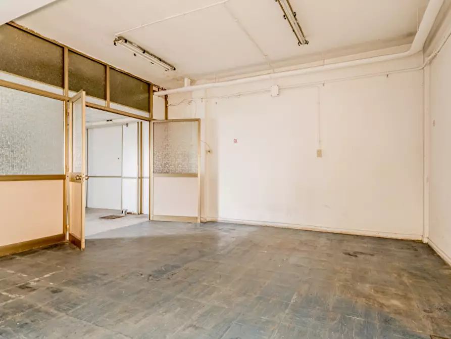 Immagine 23 di Laboratorio in vendita  in Via di Pietralata a Roma