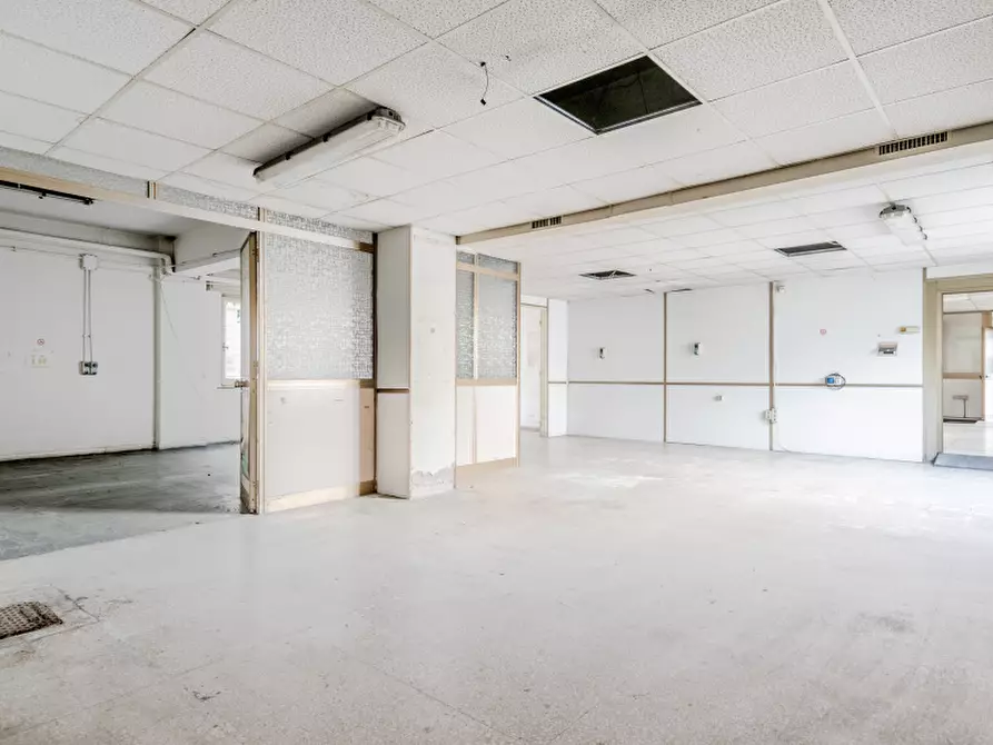 Immagine 24 di Laboratorio in vendita  in Via di Pietralata a Roma