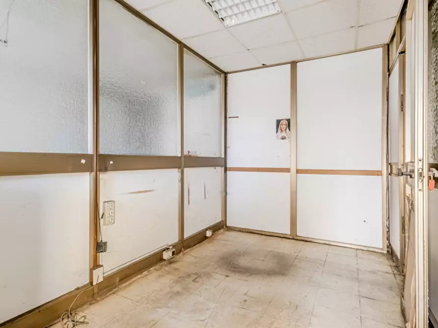 Immagine 16 di Laboratorio in vendita  in Via di Pietralata a Roma