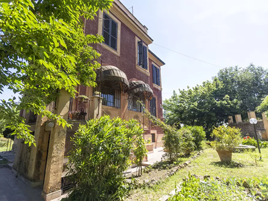 Immagine 26 di Villa in vendita  in Via Colfiorito a Roma