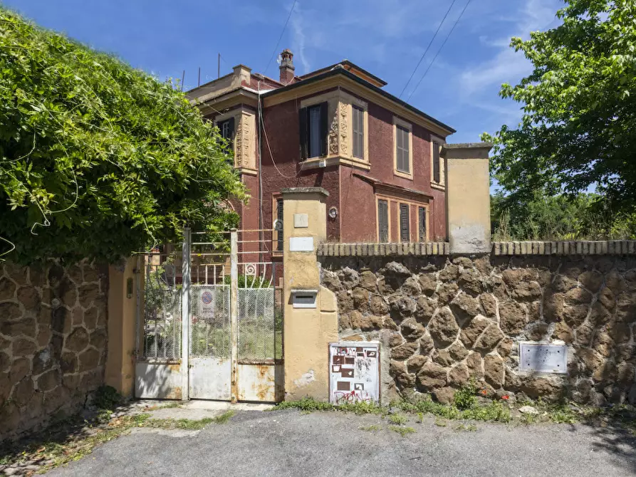 Immagine 21 di Villa in vendita  in Via Colfiorito a Roma
