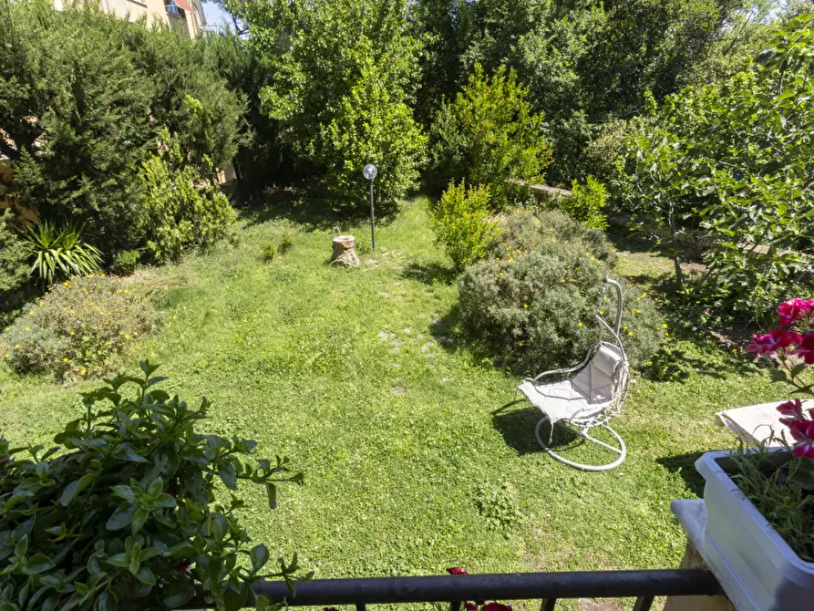 Immagine 24 di Villa in vendita  in Via Colfiorito a Roma