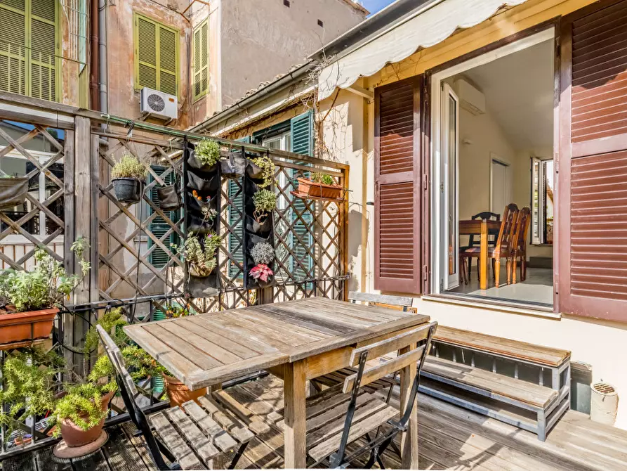 Immagine 10 di Appartamento in vendita  in Via degli Avignonesi a Roma