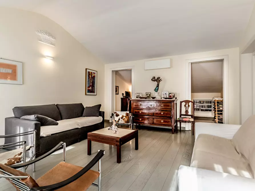 Immagine 24 di Appartamento in vendita  in Via degli Avignonesi a Roma