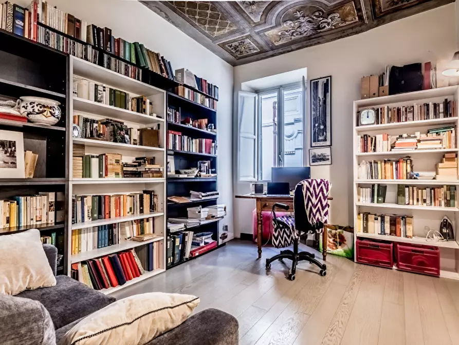 Immagine 13 di Appartamento in vendita  in Via degli Avignonesi a Roma