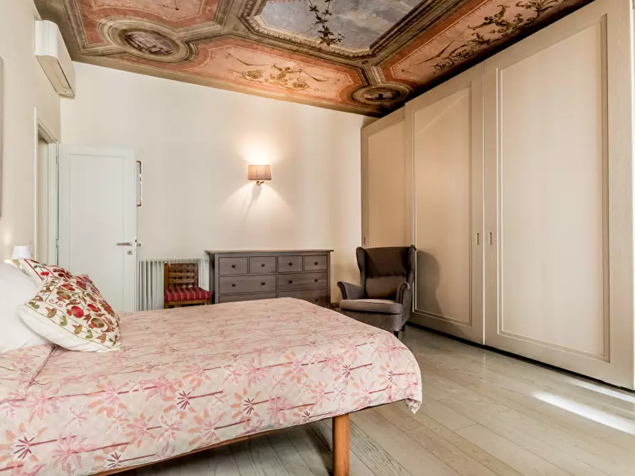 Immagine 41 di Appartamento in vendita  in Via degli Avignonesi a Roma