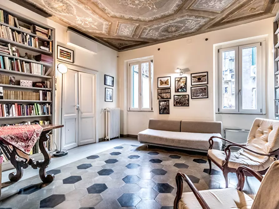 Immagine 8 di Appartamento in vendita  in Via degli Avignonesi a Roma