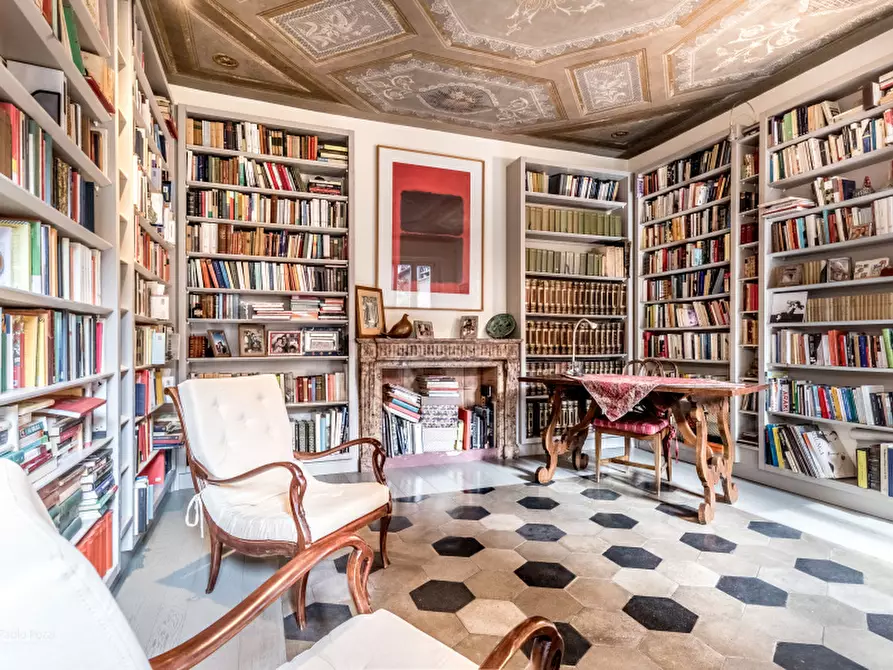 Immagine 7 di Appartamento in vendita  in Via degli Avignonesi a Roma