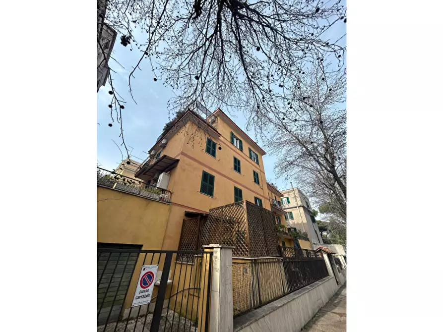 Immagine 30 di Appartamento in vendita  in Via dei Ginepri a Roma