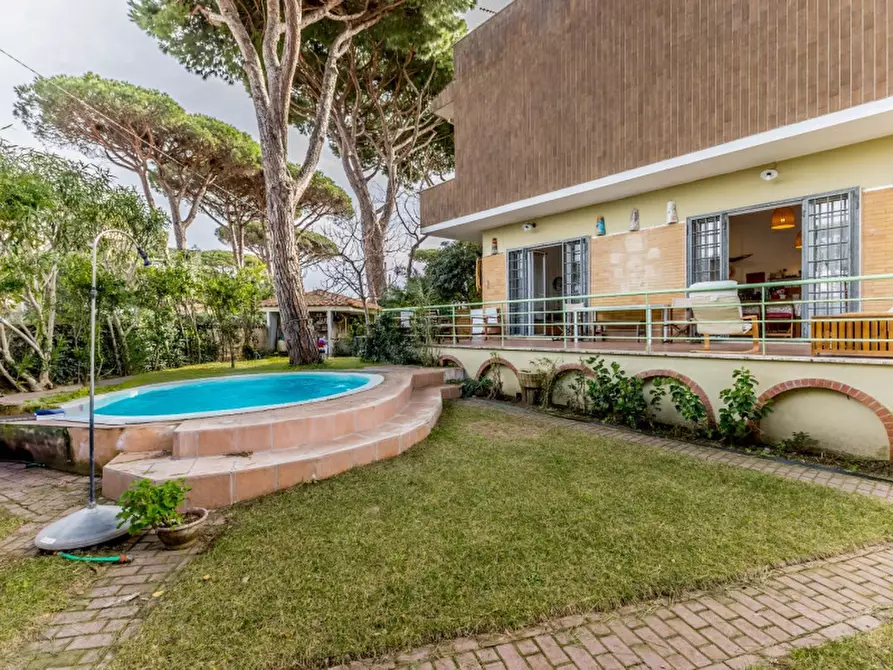 Immagine 6 di Villa in vendita  in Piazza del Poggio a Anzio