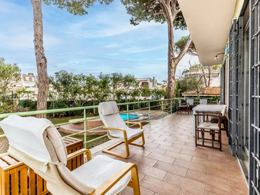 Immagine 15 di Villa in vendita  in Piazza del Poggio a Anzio