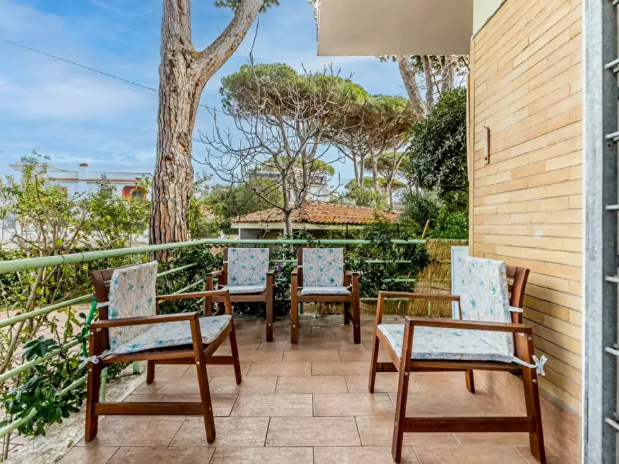 Immagine 14 di Villa in vendita  in Piazza del Poggio a Anzio