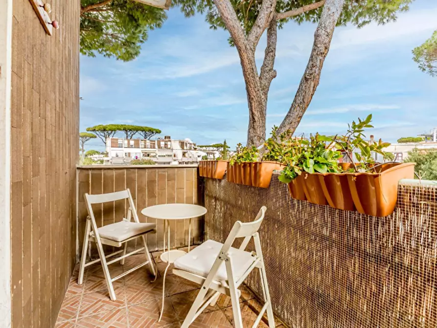 Immagine 25 di Villa in vendita  in Piazza del Poggio a Anzio