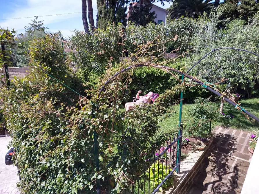 Immagine 10 di Villa in vendita  in Piazza del Poggio a Anzio