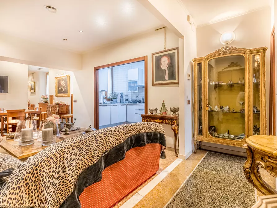 Immagine 6 di Appartamento in vendita  in Via Dardanelli a Roma