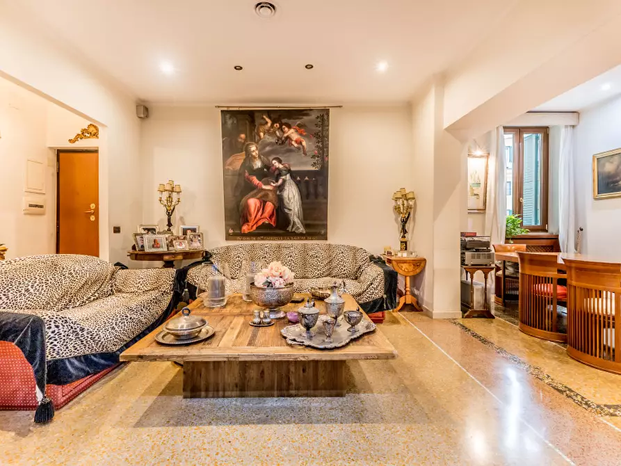 Immagine 4 di Appartamento in vendita  in Via Dardanelli a Roma