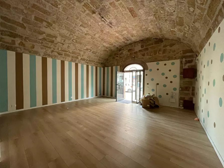 Immagine 4 di Negozio in affitto  in Via Vittorio Emanuele III a Terrasini