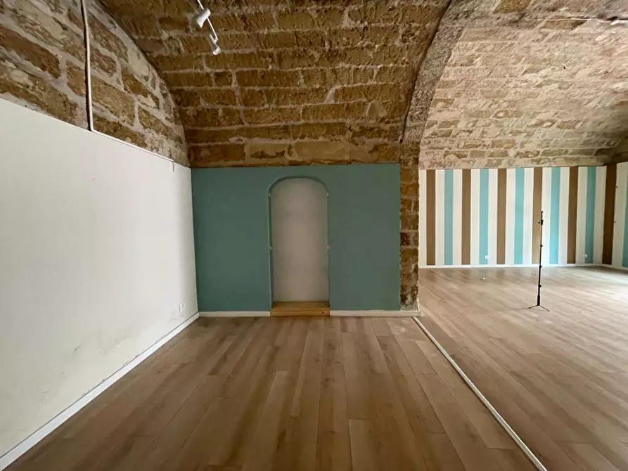 Immagine 8 di Negozio in affitto  in Via Vittorio Emanuele III a Terrasini