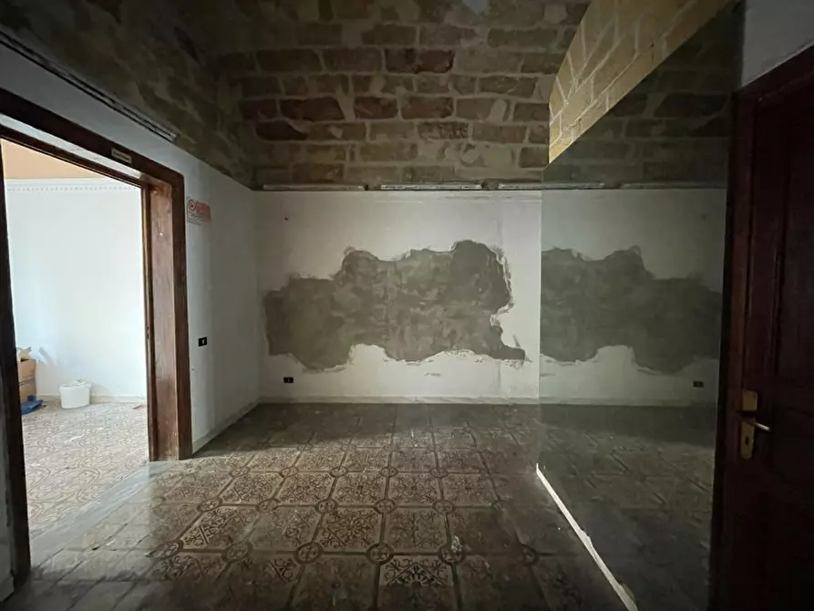 Immagine 10 di Negozio in affitto  in Via Vittorio Emanuele III a Terrasini