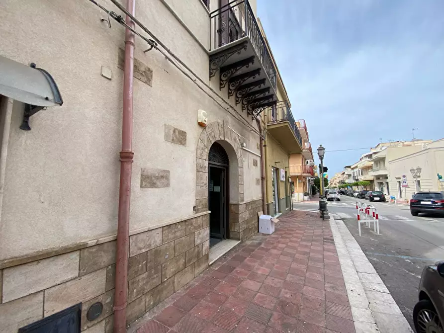 Immagine 13 di Negozio in affitto  in Via Vittorio Emanuele III a Terrasini