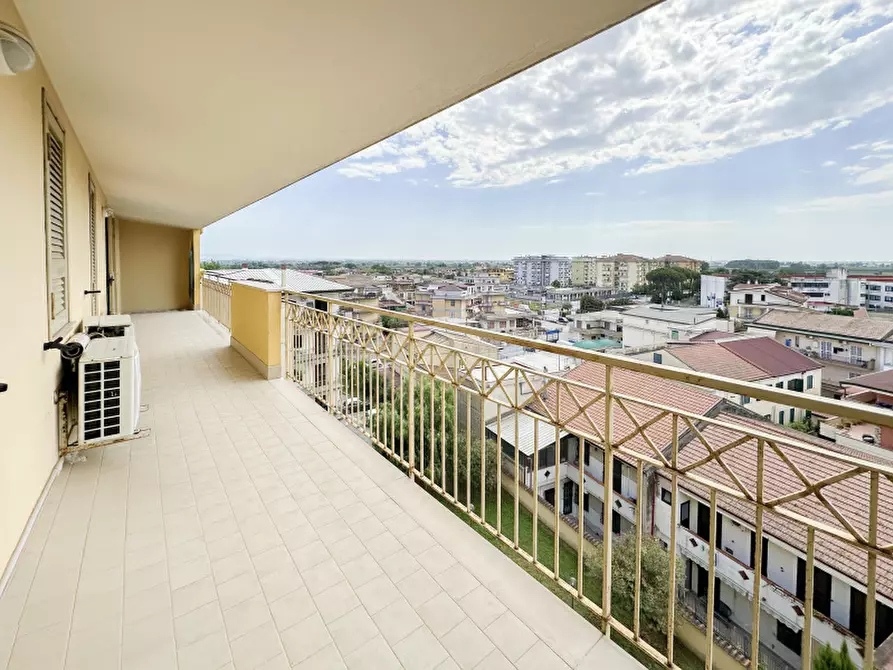 Immagine 17 di Appartamento in vendita  in Via Monfalcone a Santa Maria Capua Vetere