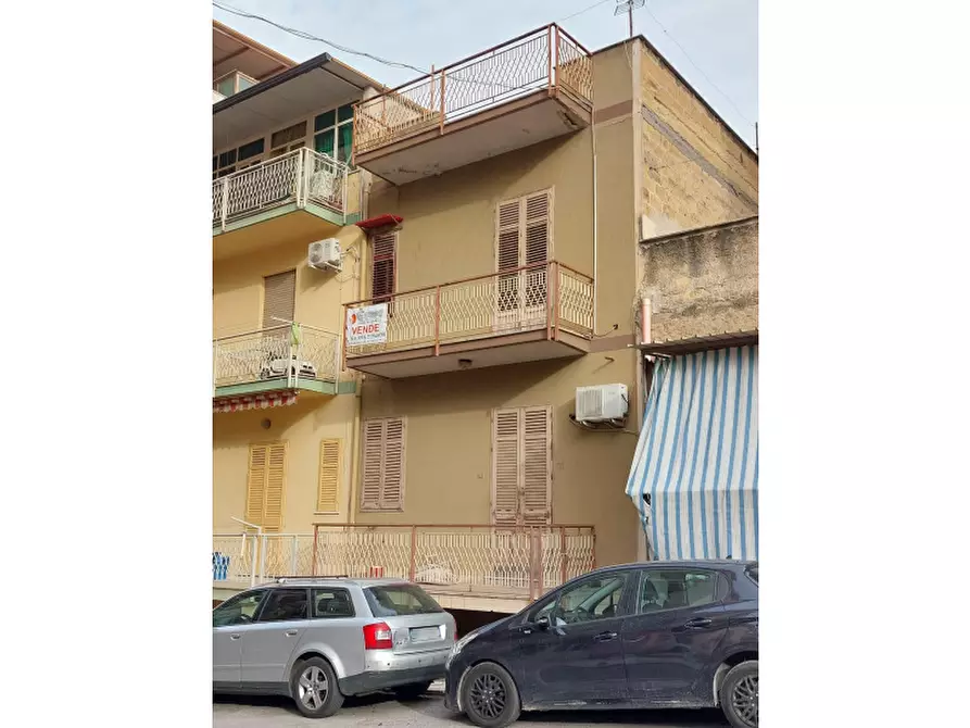 Immagine 1 di Villa in vendita  in Via Trieste a Villabate