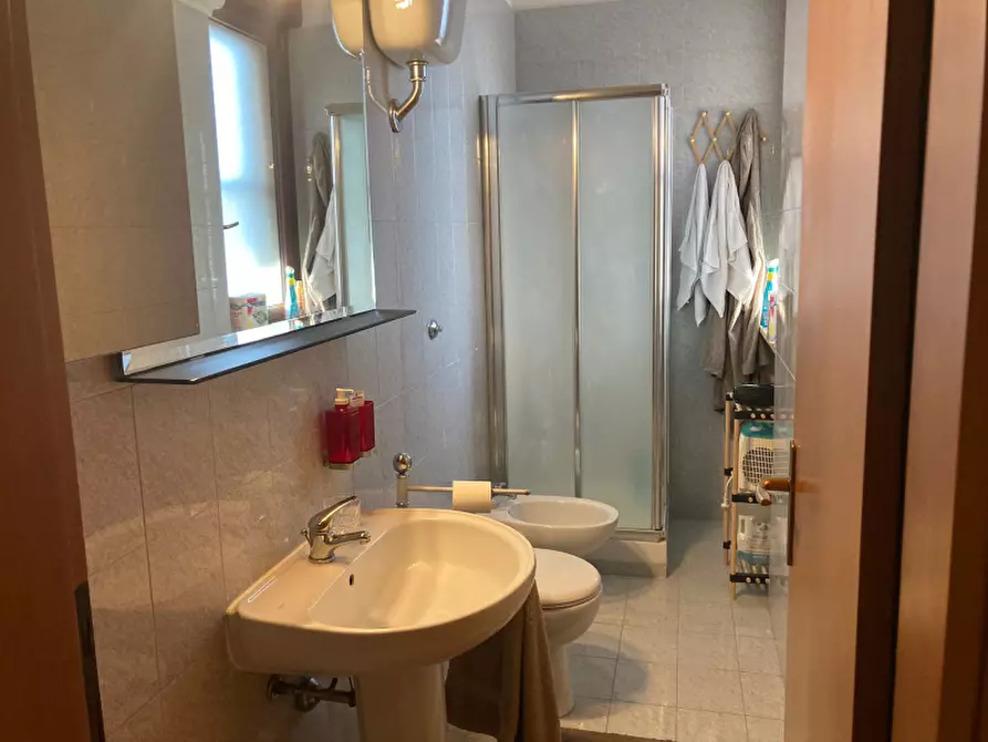 Immagine 16 di Appartamento in vendita  in Via Nino Bixio a Mesagne