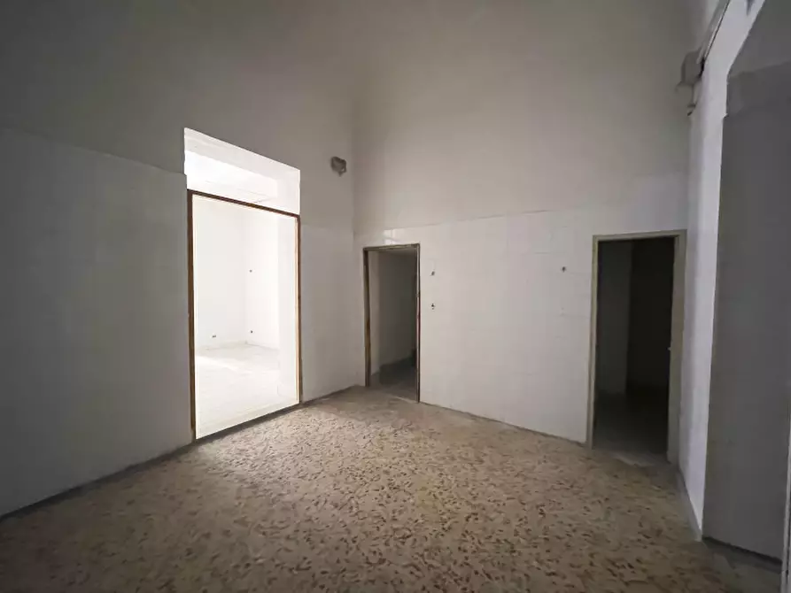 Immagine 5 di Negozio in vendita  in Via Enrico Albanese a Palermo