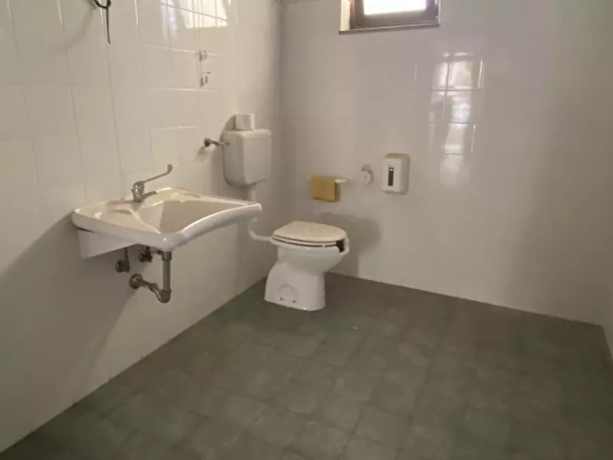 Immagine 11 di Ufficio in affitto  in Via Cappuccinelli a Sant'agata Di Militello