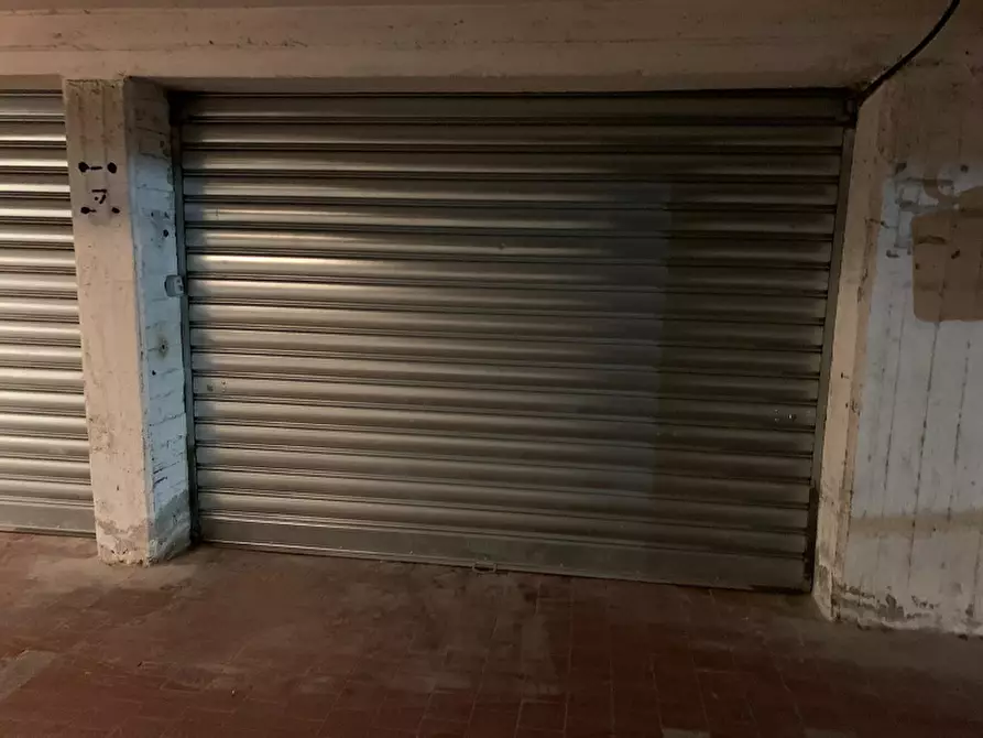 Immagine 3 di Box auto in vendita  in Via Imperatore Federico a Palermo