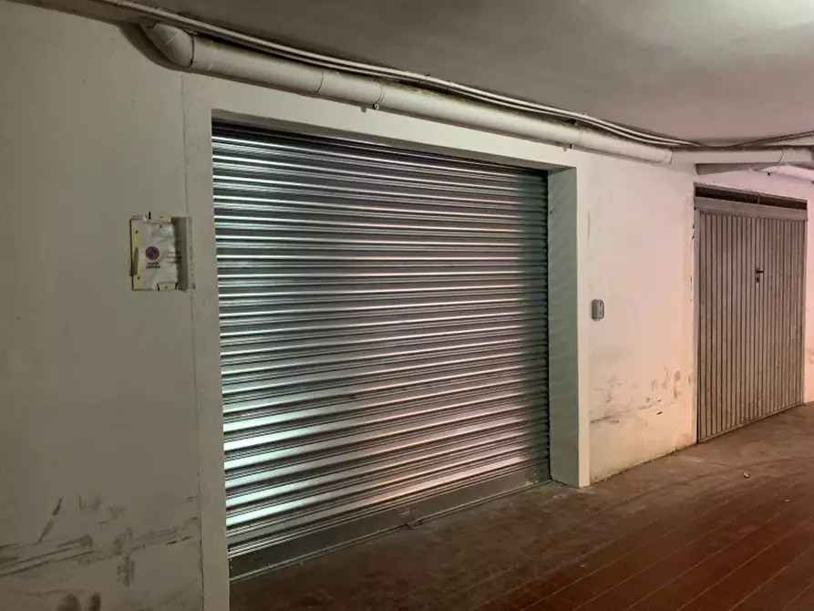 Immagine 5 di Box auto in vendita  in Via Imperatore Federico a Palermo