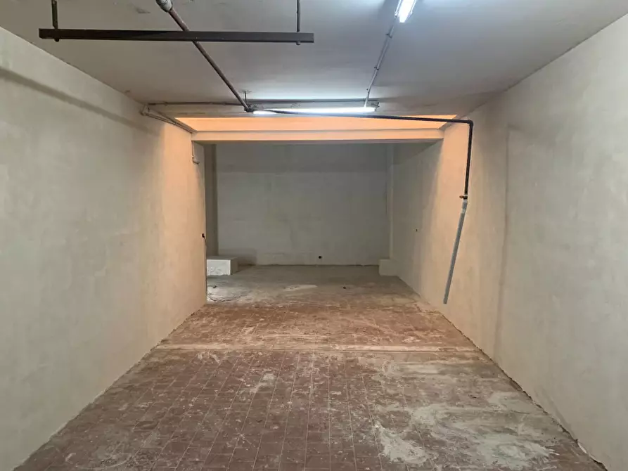 Immagine 9 di Box auto in vendita  in Via Imperatore Federico a Palermo