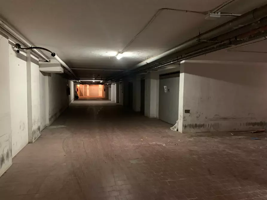 Immagine 11 di Box auto in vendita  in Via Imperatore Federico a Palermo