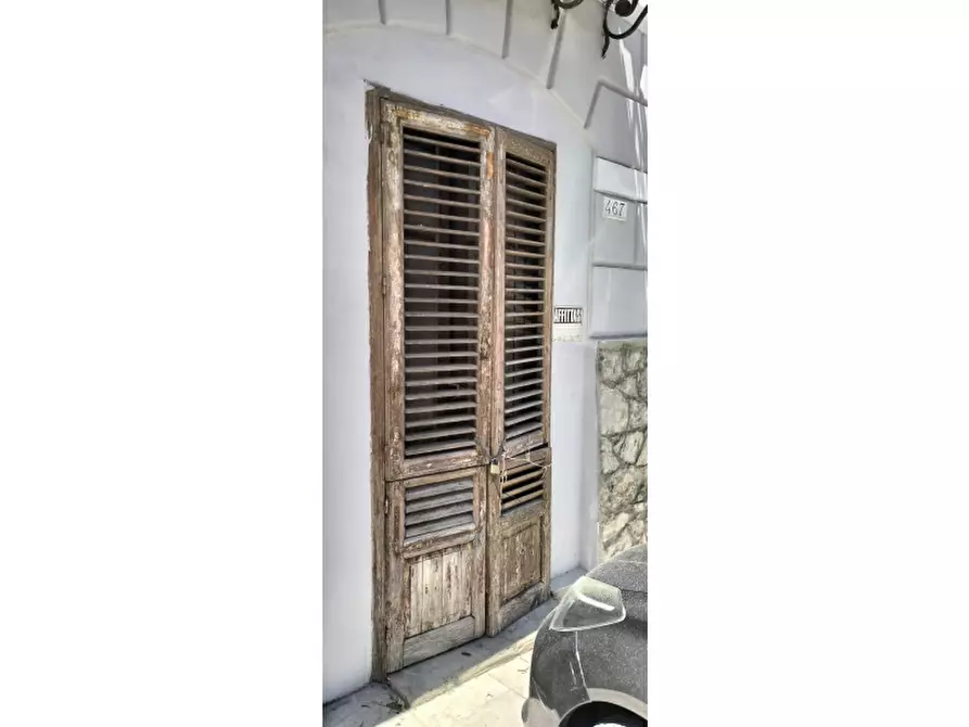 Immagine 11 di Negozio in affitto  in Via Villagrazia a Palermo