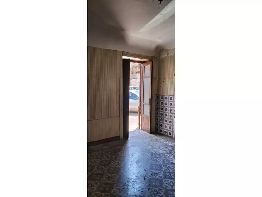 Immagine 15 di Negozio in affitto  in Via Villagrazia a Palermo