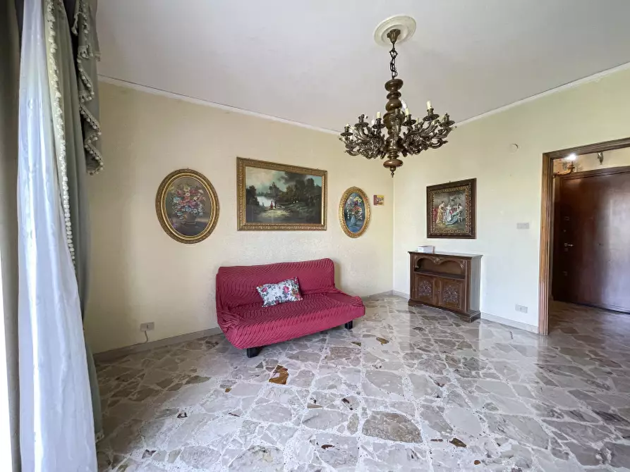 Immagine 8 di Appartamento in vendita  in Via Vincenzo Ajovalasit a Palermo