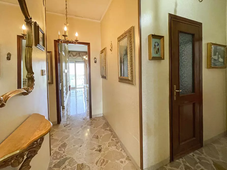 Immagine 13 di Appartamento in vendita  in Via Vincenzo Ajovalasit a Palermo