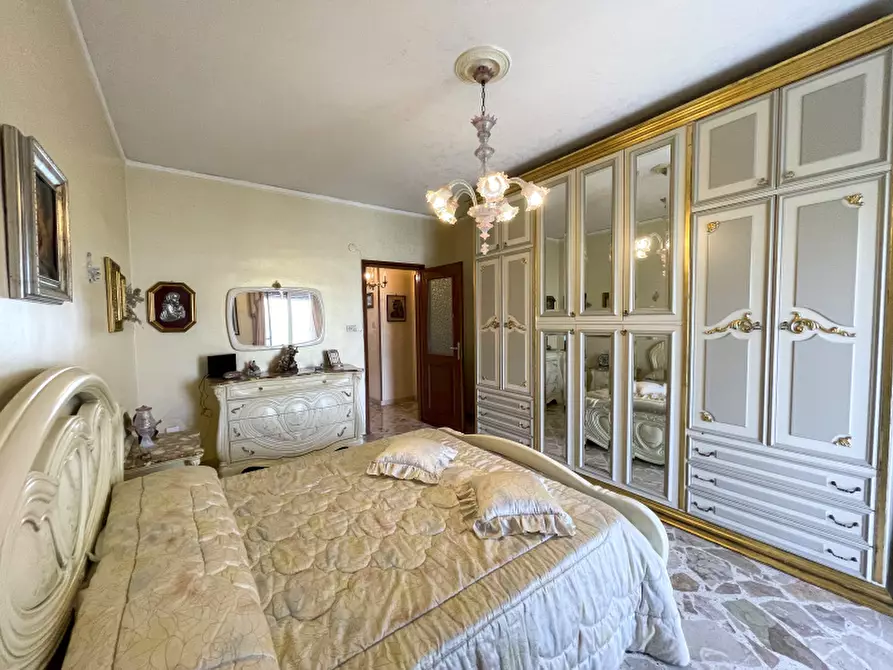 Immagine 15 di Appartamento in vendita  in Via Vincenzo Ajovalasit a Palermo