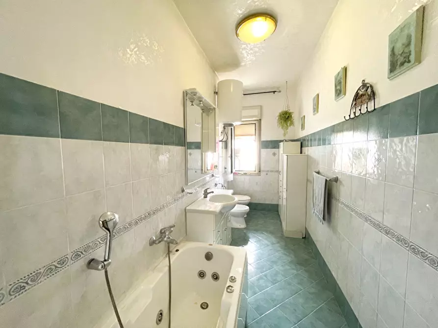 Immagine 23 di Appartamento in vendita  in Via Vincenzo Ajovalasit a Palermo