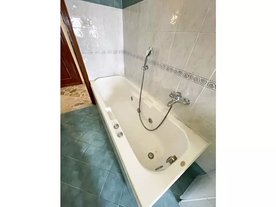 Immagine 24 di Appartamento in vendita  in Via Vincenzo Ajovalasit a Palermo